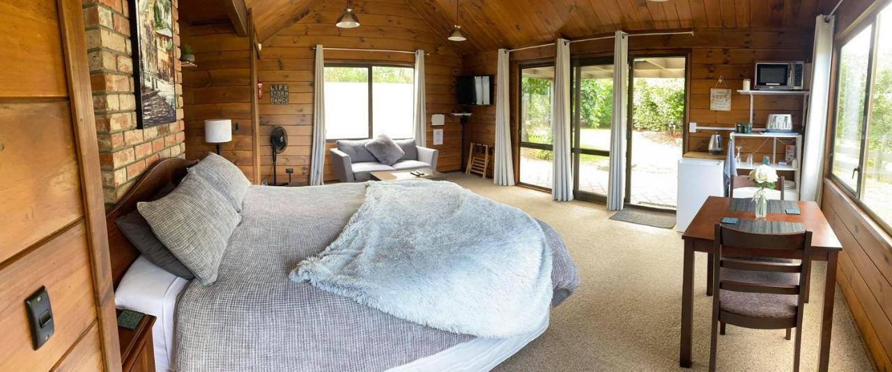 Caldera Country Lodge Hamurana エクステリア 写真